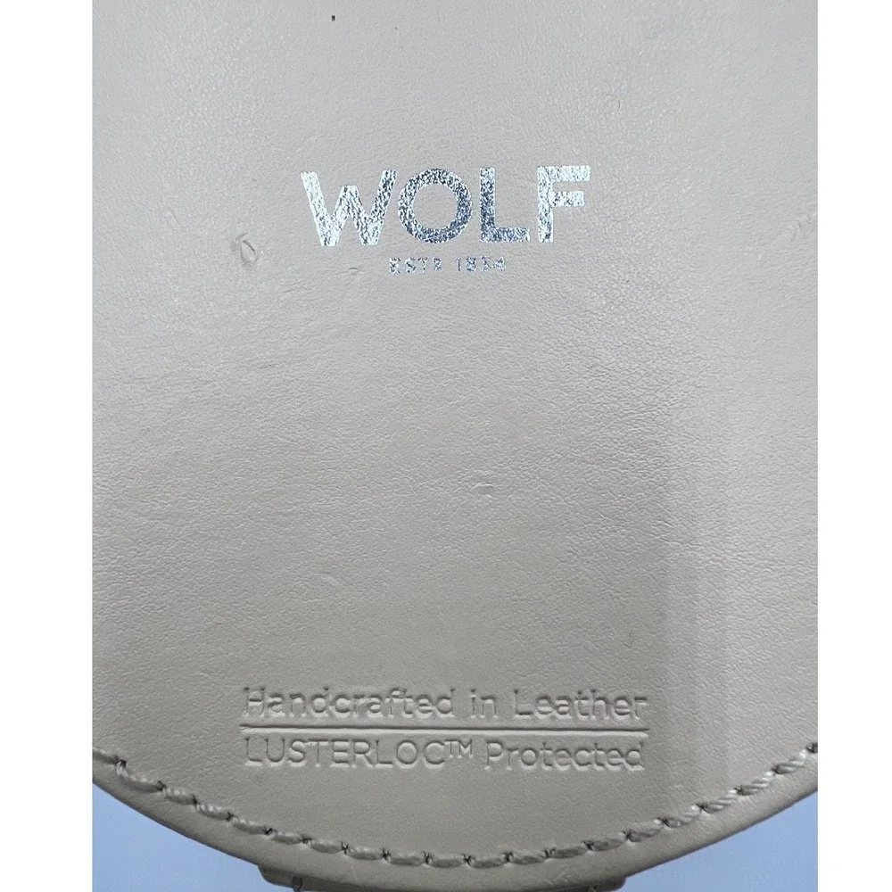 Wolf Jewelry Travel Case Women Small Beige Good Leather‎ LusterLoc Round Zip